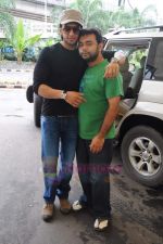 Ranveer Singh returns from Toronto in Airport, Mumbai on 28th June 2011 (6).JPG